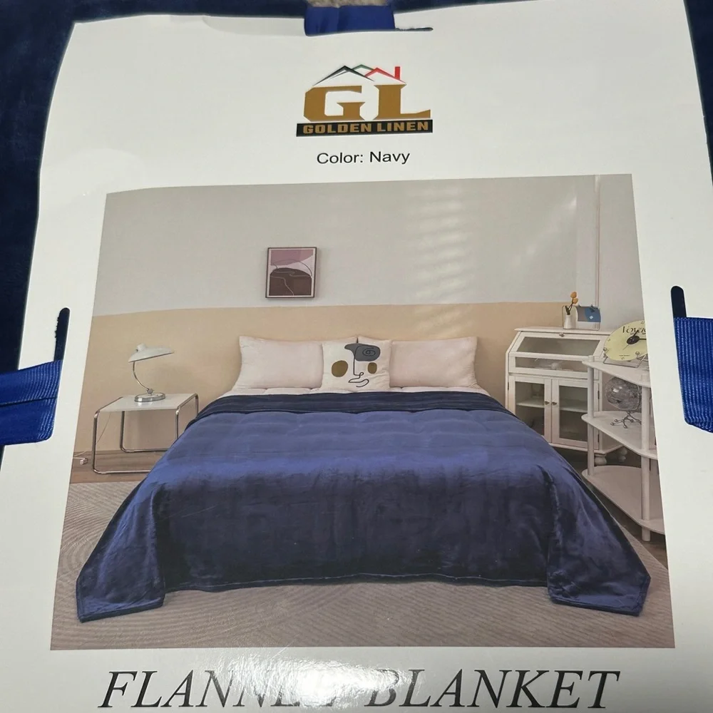 NWT‎ King Size Velour Blanket, Navy Blue